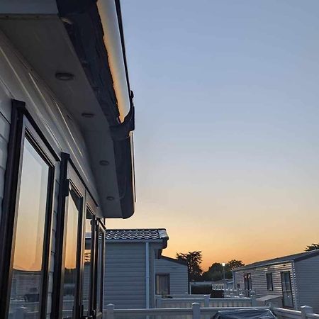 Isabel'S Retreat Appartement Mudeford Buitenkant foto